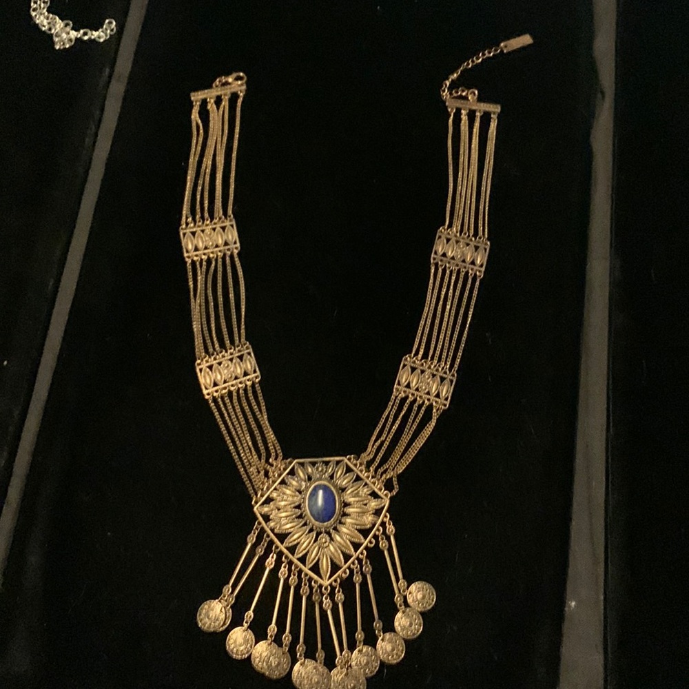 Steve madden necklace